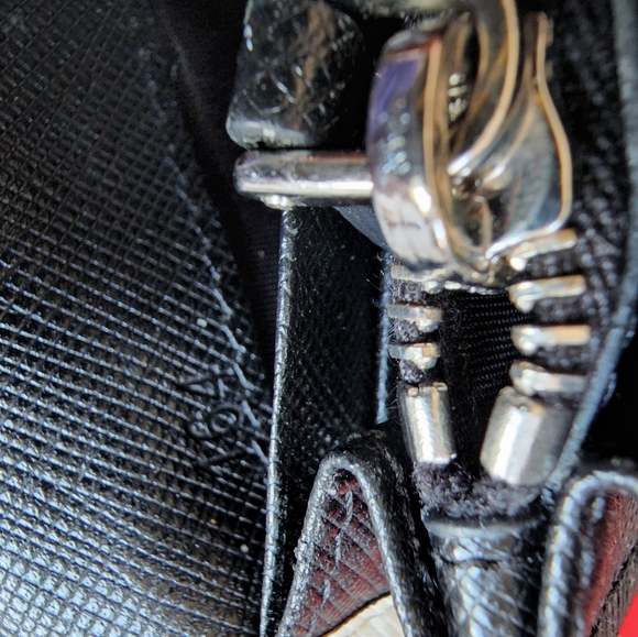 Authentic Prada sling wallet good condition - Picture 11 of 16